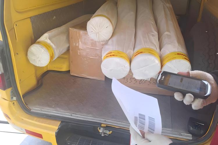 ブルガリアのクライアントへの高級帯電防止フィルター生地の納品に成功